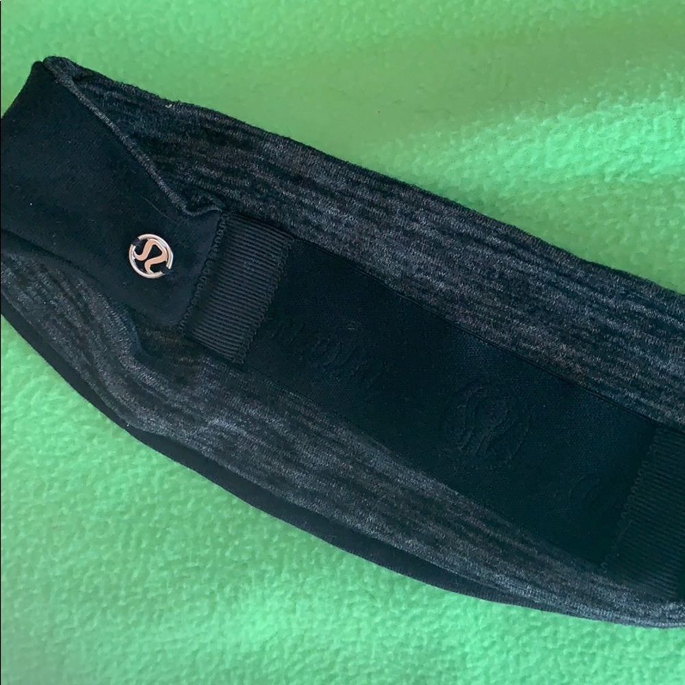 Lululemon reversible headband